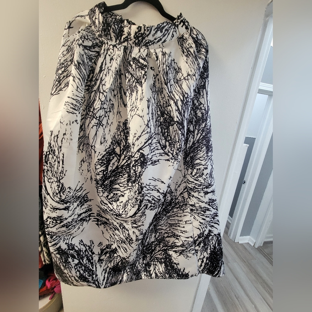 Icing Monochrome Abstract Midi Skirt